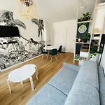 Renove A Deux Pas Du Port - Escale Opaline アパート *